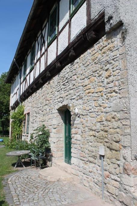 Ruhige Ferienwohnung Im Gutshaus Niederorschel エクステリア 写真